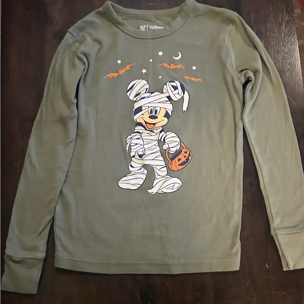 GAP kids Mickey Mouse pajamas size 10. Top w/ bottoms.